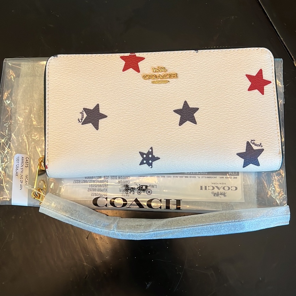 New! Coach American Star Print Zip Around Wallet. MSRP $268. Memorial Day Ready!